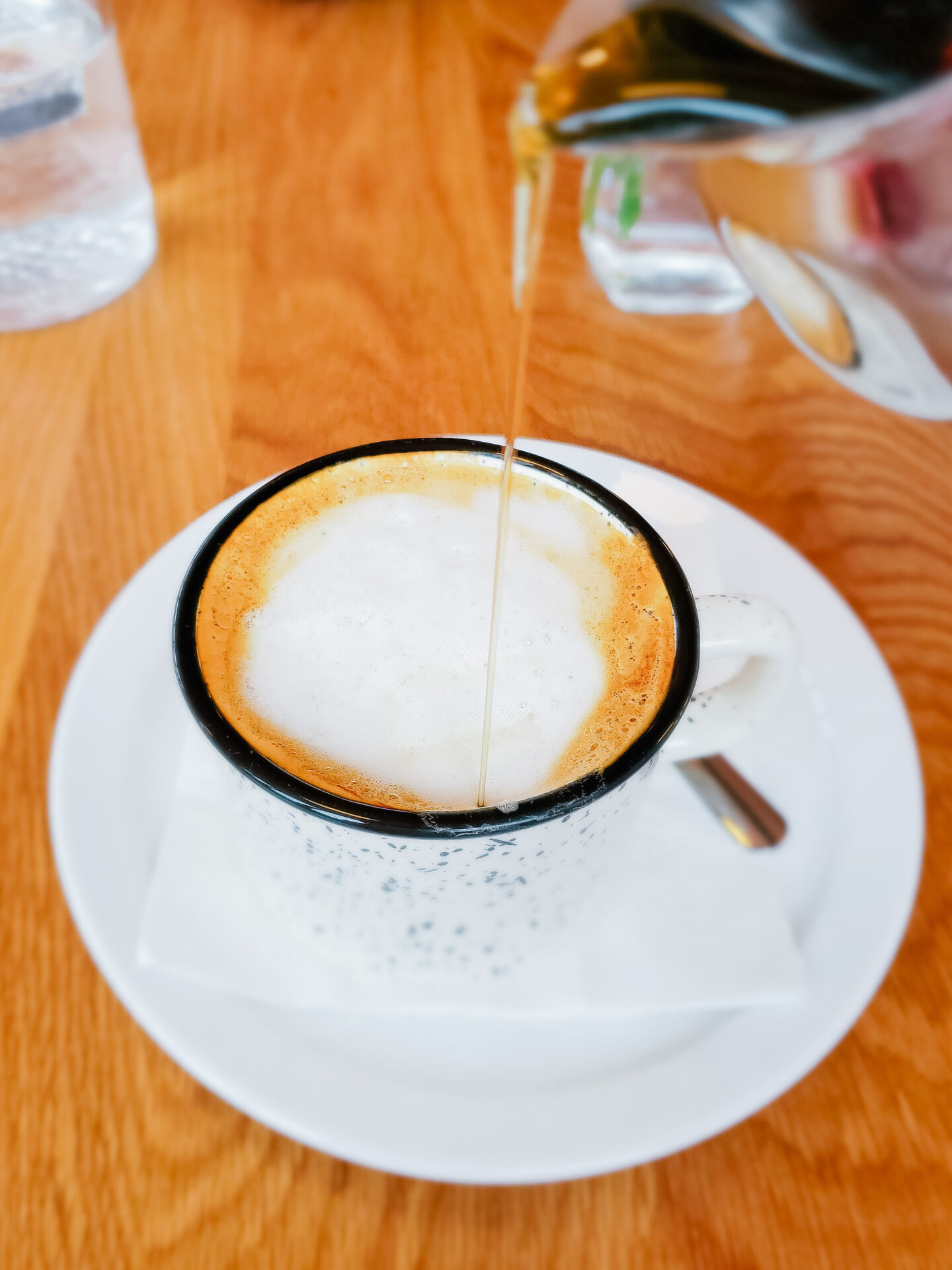 Where to get the best oat milk cappuccino in Montreal