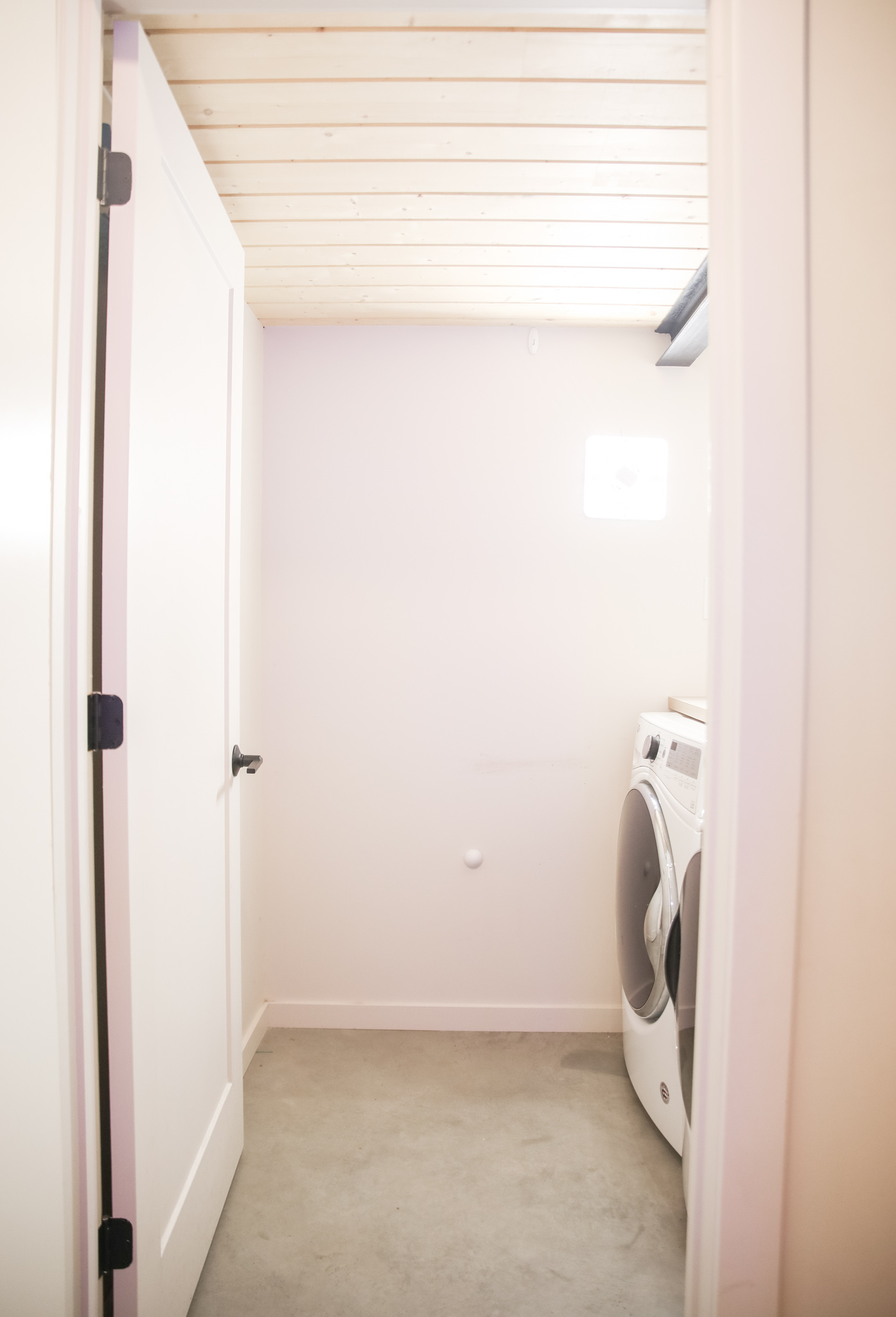 Before - after laundry room