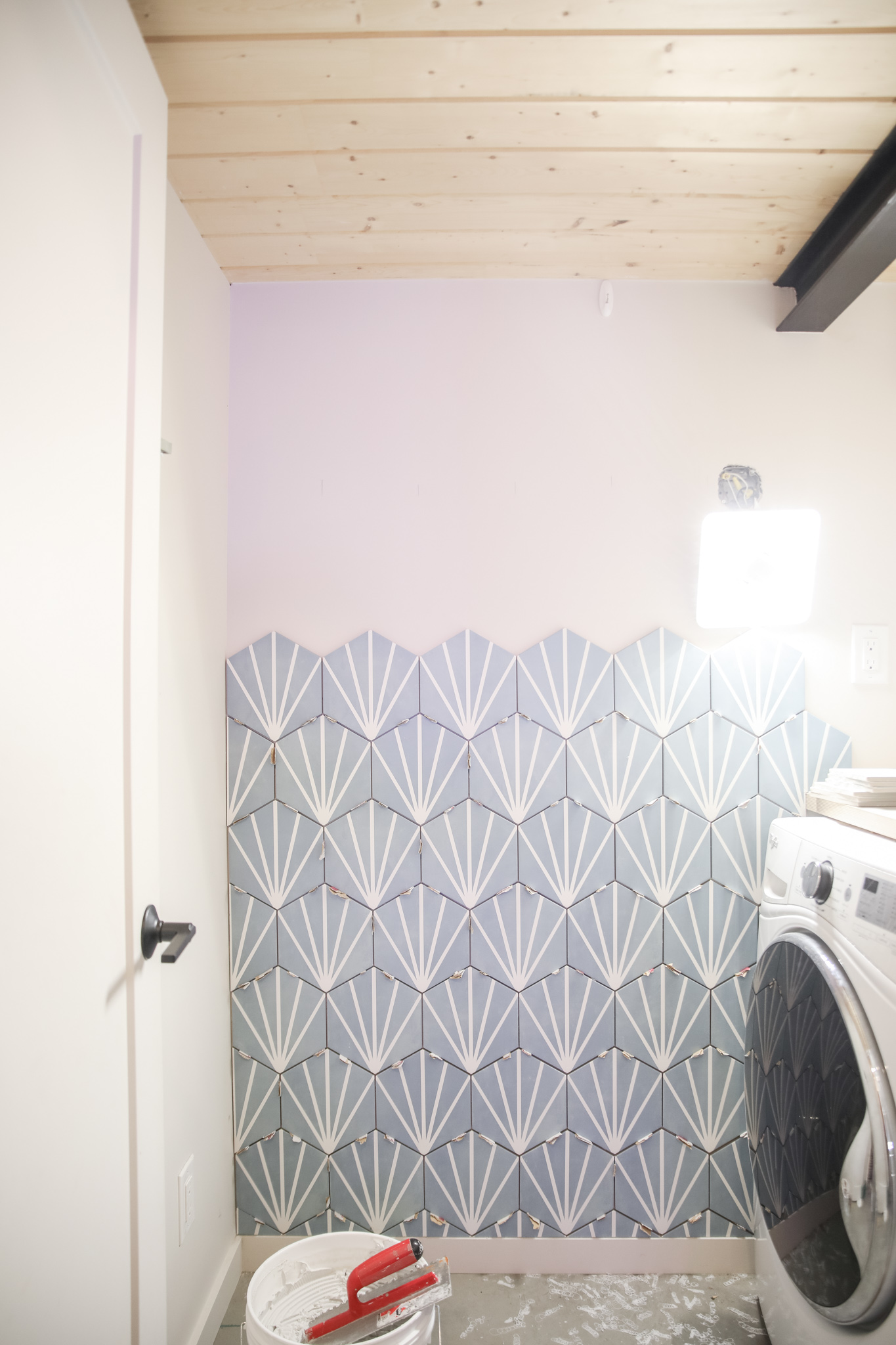 Tile Design in laundry room