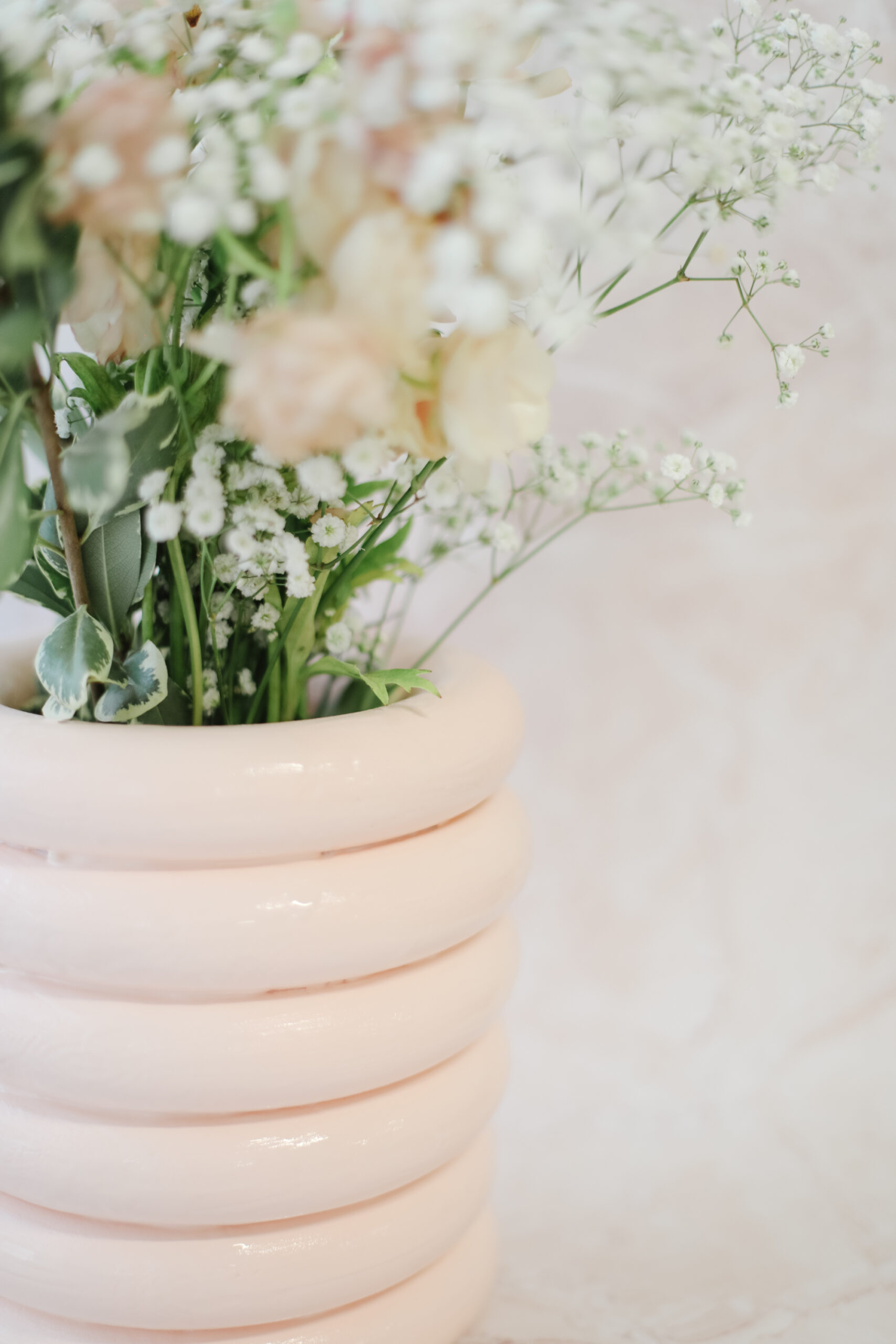 Let’s DIY the Prettiest Wavy Flower Vase