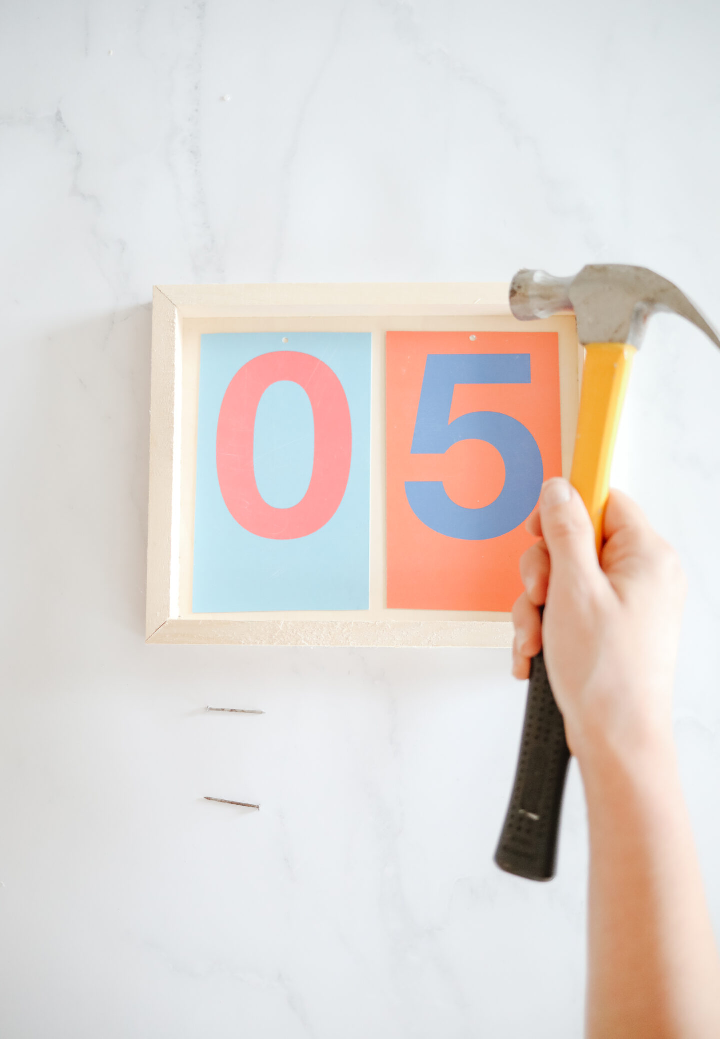 DIY Colorful Desk Calendar Project