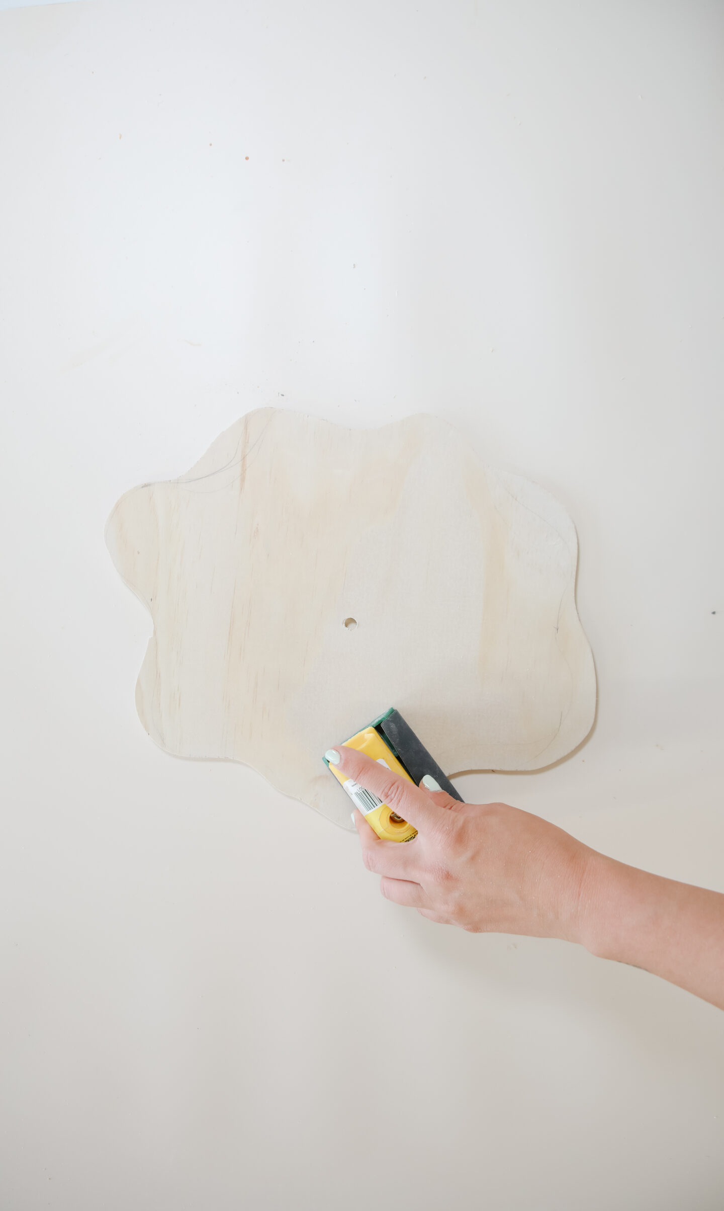 Wavy wall clock using plywood