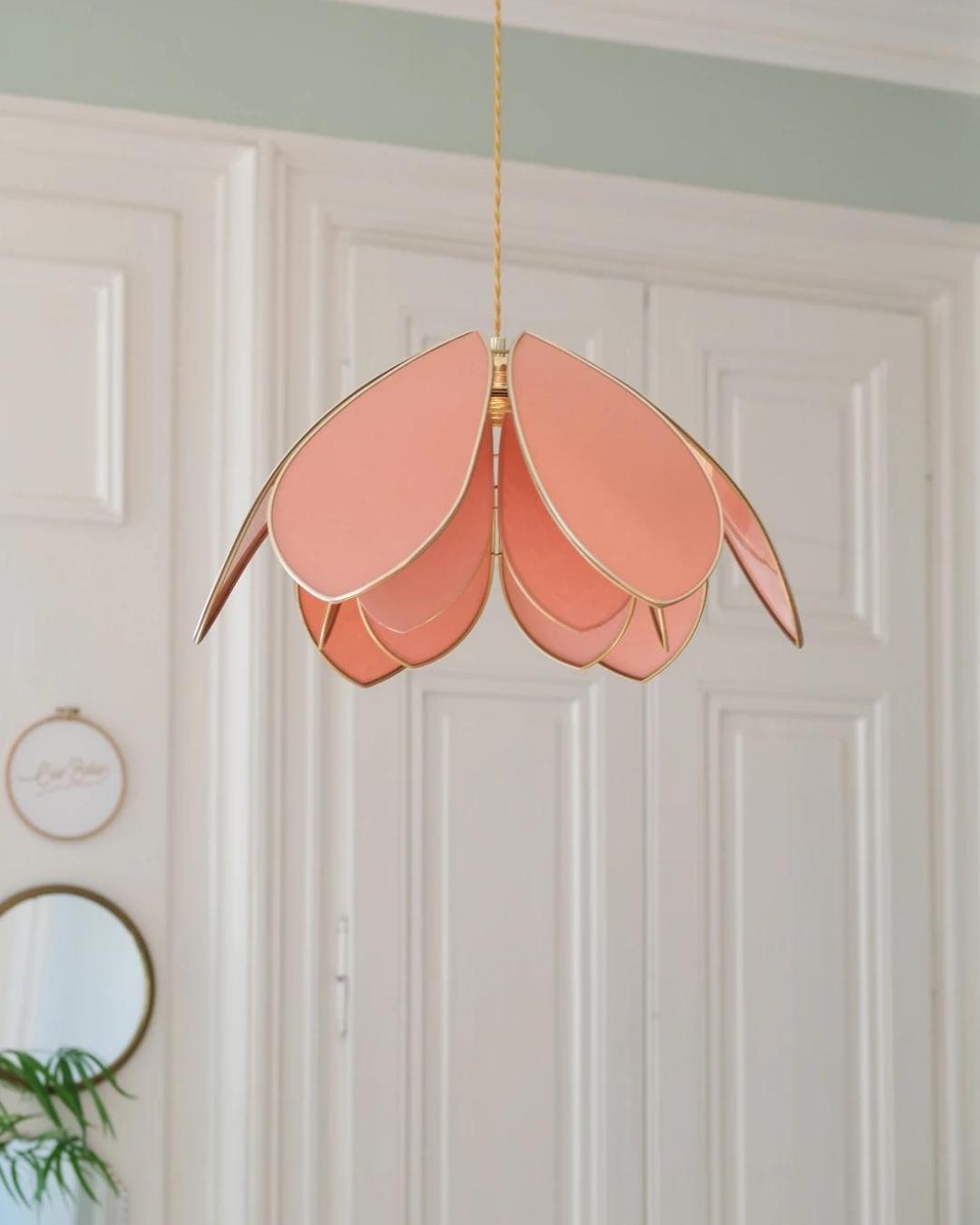 Petal lampshade in pink
